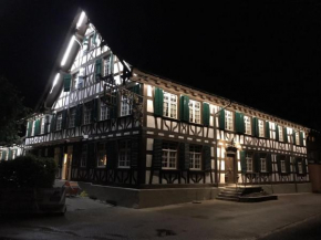  Gasthaus zum Goldenen Kreuz  Рафц